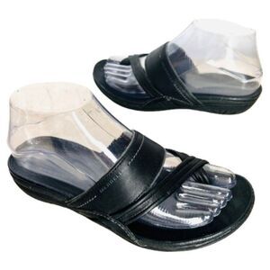 Merrell Sandals Size 6 Black Strappy Footbed Shoes Toe Ring Spring Summer